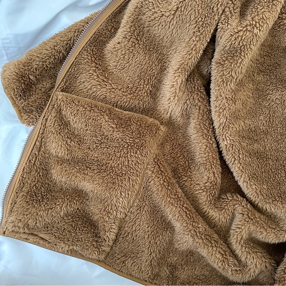 Men’s Uniqlo Medium Brown Faux Fur Zip Up Jacket - Picture 3 of 3